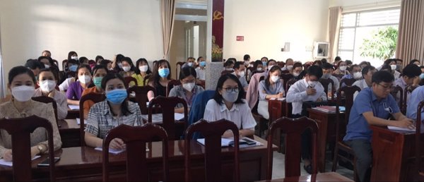 Công đoàn cơ sở Văn phòng Đoàn đại biểu Quốc hội và Hội đồng nhân dân tỉnh Đắk Lắk tham dự lớp tập huấn nghiệp vụ Công đoàn năm 2022 do Công đoàn Viên chức tỉnh tổ chức