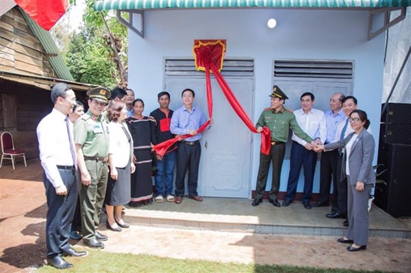 Hỗ trợ kinh phí xây dựng 1.200 căn nhà cho hộ nghèo, khó khăn về nhà ở, gia đình chính sách, đồng bào dân tộc thiểu số trên địa bản tỉnh năm 2024