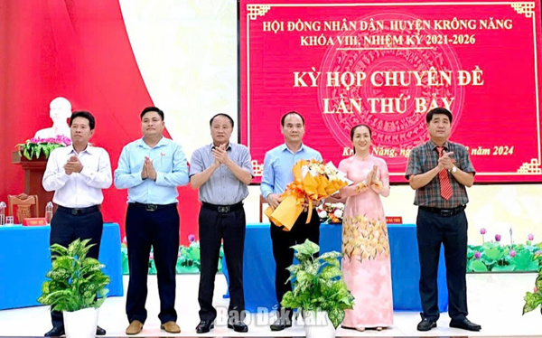 Phê chuẩn kết quả bầu bổ sung chức danh Phó Chủ tịch Hội đồng nhân dân thị xã Buôn Hồ và Phó Chủ tịch Hội đồng nhân dân huyện Krông Năng, nhiệm kỳ 2021 - 2026