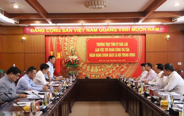 Thường trực Tỉnh ủy tổ chức buổi làm việc với đoàn công tác của Ngân hàng Chính sách xã hội Việt Nam