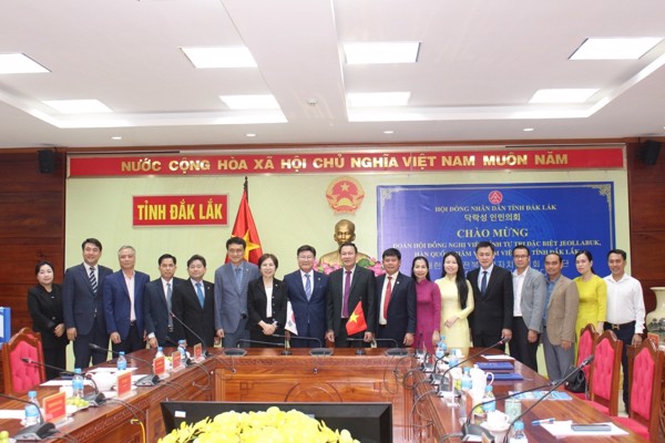 Hội đồng nghị viện tỉnh tự trị đặc biệt Jeollabuk, Hàn Quốc đến thăm, làm việc với HĐND tỉnh Đắk Lắk