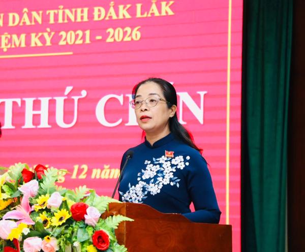 Đồng chí Huỳnh Thị Chiến Hòa, Phó Bí thư Thường trực Tỉnh ủy, Chủ tịch Hội đồng nhân dân tỉnh, phát biểu khai mạc Kỳ họp thứ Chín, HĐND tỉnh khóa X