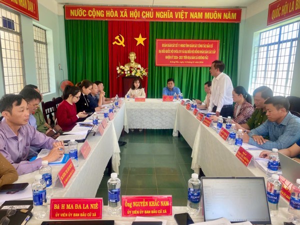 Giám sát công tác bầu cử tại xã Vụ Bổn và xã Krông Pắc