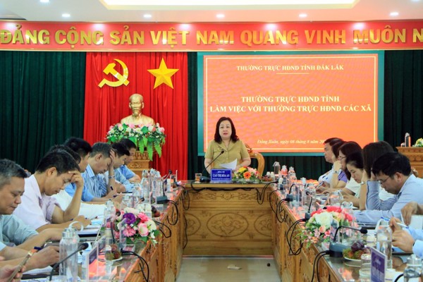 Thường trực Hội đồng nhân dân tỉnh làm việc với thường trực Hội đồng nhân dân xã, tháo gỡ khó khăn, thúc đẩy phát triển