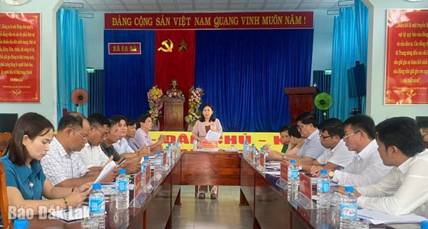 Đoàn ĐBQH tỉnh khảo sát tại xã Ea Bá