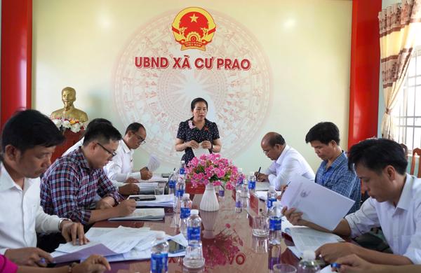 Đoàn Giám sát số 36 HĐND tỉnh làm việc tại xã Cư Prao