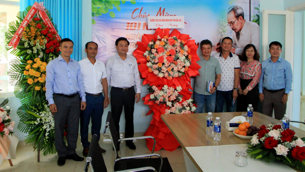 Thường trực HĐND tỉnh thăm, chúc mừng các cơ quan báo chí nhân kỷ niệm 101 năm ngày báo chí cách mạng việt nam