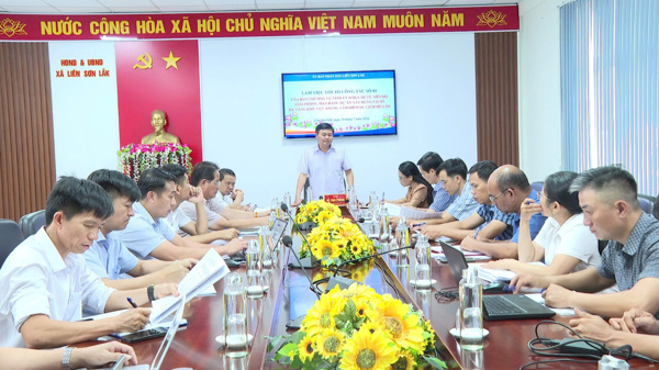 Đoàn công tác của đồng chí Đỗ Thái Phong đi kiểm tra tiến độ giải phóng mặt bằng Dự án Xây dựng cơ sở hạ tầng khu vực Trung tâm điểm du lịch hồ Lắk