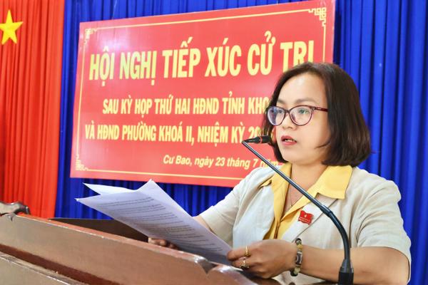 Tổ Đại biểu HĐND tỉnh số 10 tiếp xúc cử tri phường Buôn Hồ và Cư Bao