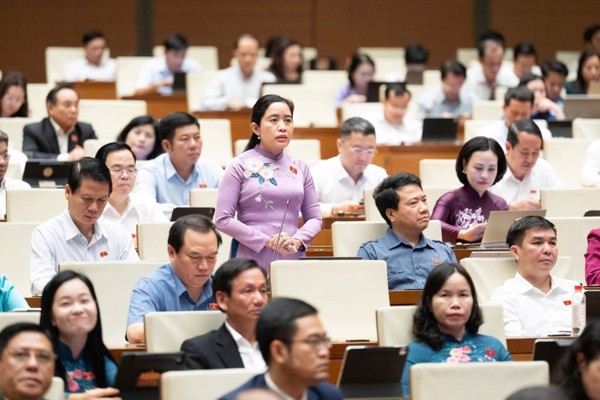 Tháo gỡ khó khăn về nguồn lực cho giáo dục vùng biên giới