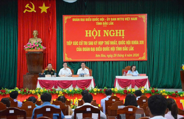 ĐBQH tỉnh tiếp xúc cử tri xã Sơn Hoà và Suối Trai sau Kỳ họp thứ Nhất