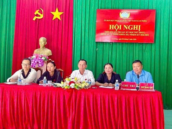 Hội đồng nhân dân xã Cư Pơng tổ chức Hội nghị tiếp xúc cử tri  sau Kỳ họp thứ nhất
