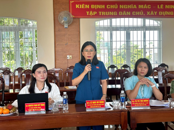 Lãnh đạo Đoàn ĐBQH tỉnh tham gia Đoàn khảo sát của Ủy ban Văn hoá và Xã hội của Quốc hội