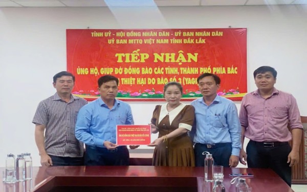 Hướng về đồng bào vùng bão lũ phía Bắc