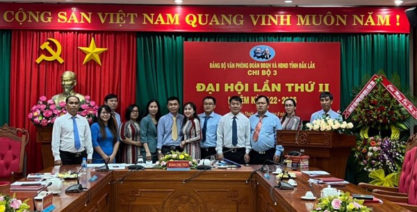 Đảng ủy, Đảng bộ Văn phòng Đoàn đại biểu Quốc hội và Hội đồng nhân dân tỉnh Đắk Lắk triển khai, chỉ đạo, hướng dẫn chi bộ cơ sở trực thuộc tổ chức đại hội khóa II, nhiệm kỳ 2022 - 2025.