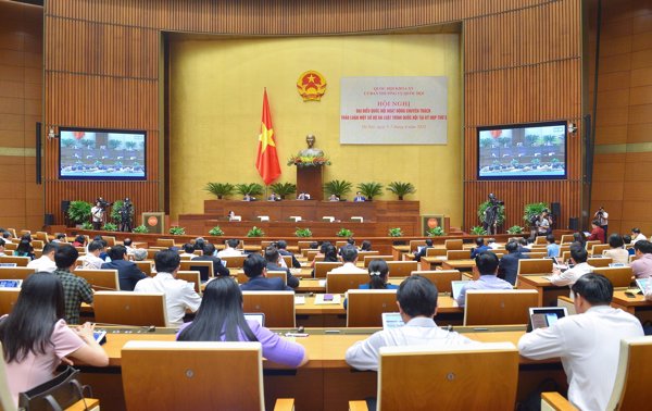 TỔNG THUẬT TRỰC TIẾP CHIỀU 05/4: HỘI NGHỊ ĐBQH CHUYÊN TRÁCH CHO Ý KIẾN VỀ BÁO CÁO THẨM TRA DỰ ÁN LUẬT ĐẤU THẦU (SỬA ĐỔI) VÀ DỰ ÁN LUẬT BẢO VỆ QUYỀN LỢI NGƯỜI TIÊU DÙNG (SỬA ĐỔI)