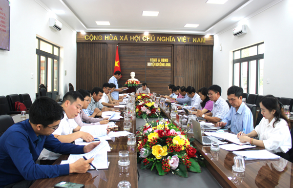 Đoàn giám sát Chuyên đề số 51 của HĐND tỉnh Đắk Lắk khóa X, làm việc tại UBND huyện Krông Ana.