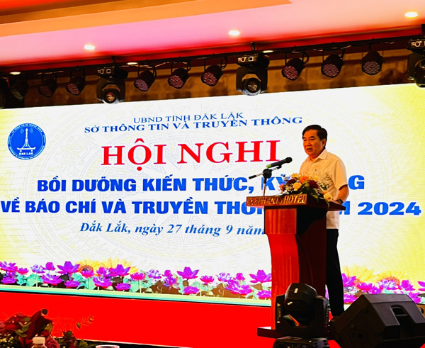 Hội nghị bồi dưỡng kiến thức, kỹ năng về báo chí và truyền thông