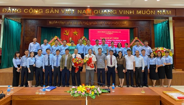 Văn phòng Đoàn đại biểu Quốc hội và Hội đồng nhân dân tỉnh Đắk Lắk tổ chức tọa đàm nhân kỷ niệm 77 năm ngày truyền thống Văn phòng cơ quan hành chính nhà nước Việt Nam.