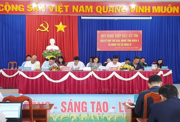Đại biểu Hội đồng nhân dân tỉnh Đắk Lắk tiếp xúc cử tri sau Kỳ họp thứ Sáu, khóa X tại thị xã Buôn Hồ