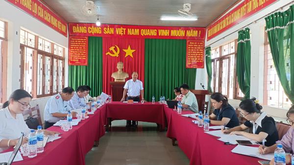 Thường trực HĐND huyện Ea Súp giám sát việc triển khai và thực thi công vụ trên địa bàn huyện
