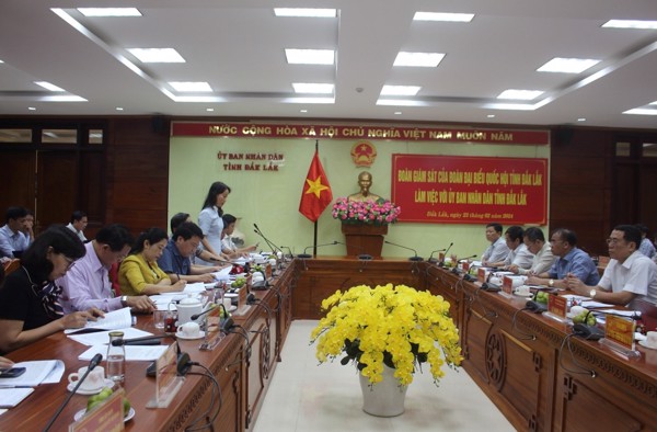 Đoàn đại biểu Quốc hội tỉnh Đắk Lắk giám sát việc thực hiện chính sách, pháp luật về đổi mới hệ thống tổ chức và quản lý, nâng cao chất lượng, hiệu quả hoạt động của các đơn vị sự nghiệp công lập giai đoạn 2018 – 2023 tại Ủy ban nhân tỉnh