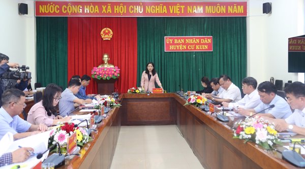 ĐOÀN ĐBQH TỈNH ĐẮK LẮK GIÁM SÁT VIỆC THỰC HIỆN NGHỊ QUYẾT SỐ 43/2022/QH15 CỦA QUỐC HỘI VÀ DỰ ÁN QUAN TRỌNG QUỐC GIA TẠI HUYỆN CƯ KUIN